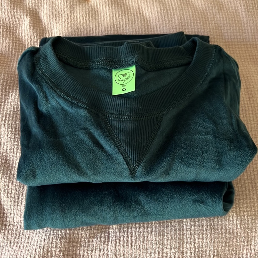 Brand new lounge set never worn